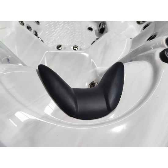 MASAŽNI BAZEN PLATINUM SPAS - OSLO-