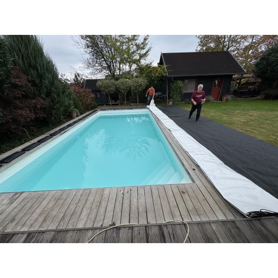 NAPIHLJIVO POKRIVALO ZA ZAŠČITO BAZENA